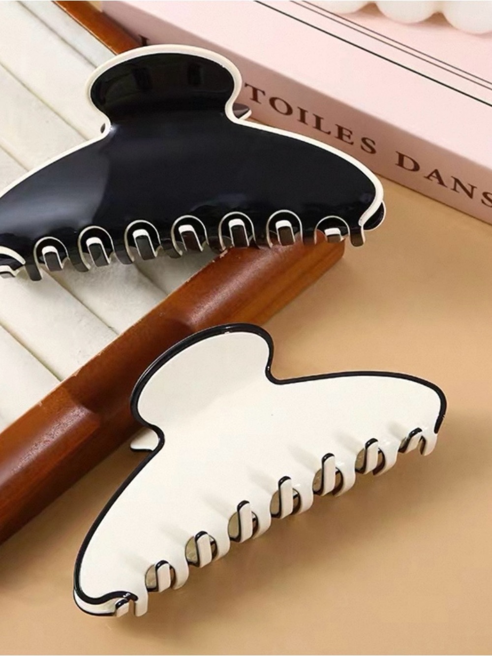 Classic Black and White Hair Claw Clips - Sleek Two-Tone Design